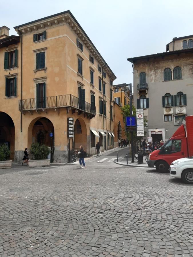 Suite Porta Borsari ヴェローナ エクステリア 写真